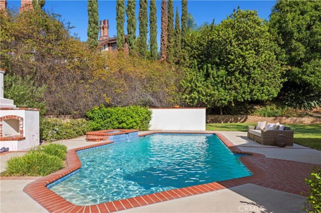 10611 Calm Hill, Santa Ana, CA 92705