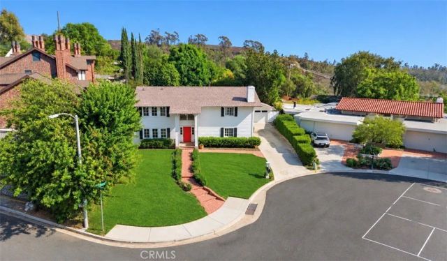 10611 Calm Hill, Santa Ana, CA 92705