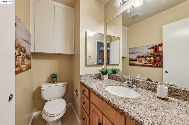 3447 Capella Ln, Alameda, CA 94502