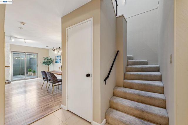 3447 Capella Ln, Alameda, CA 94502
