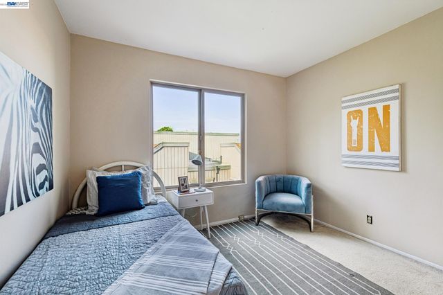 3447 Capella Ln, Alameda, CA 94502