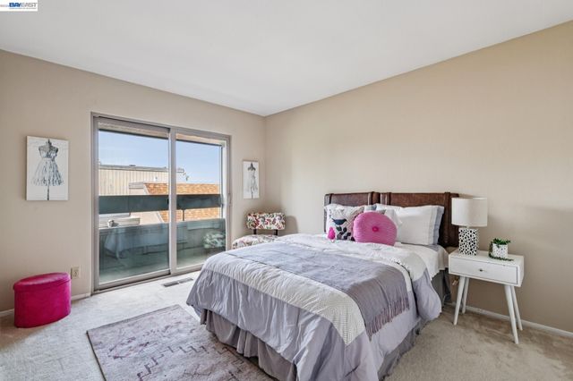 3447 Capella Ln, Alameda, CA 94502
