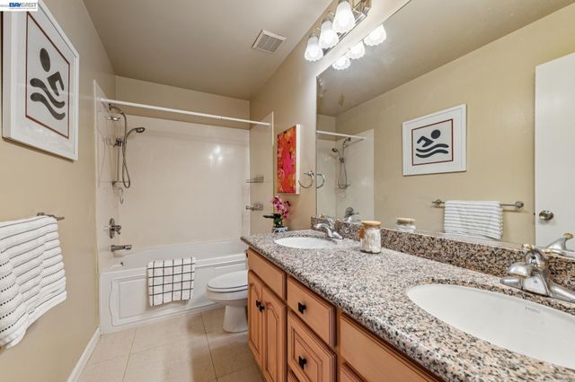 3447 Capella Ln, Alameda, CA 94502