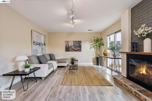 3447 Capella Ln, Alameda, CA 94502