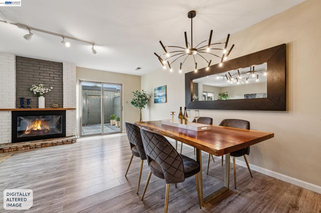 3447 Capella Ln, Alameda, CA 94502