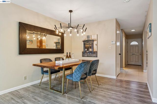 3447 Capella Ln, Alameda, CA 94502