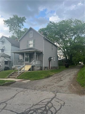 509 Pennsylvania Ave, Farrell, PA 16121
