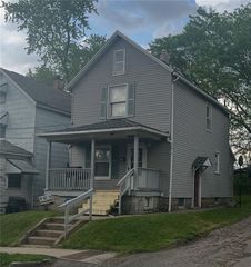 509 Pennsylvania Ave, Farrell, PA 16121