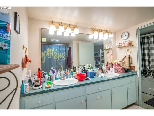 87161 CENTRAL Rd, Eugene, OR 97402