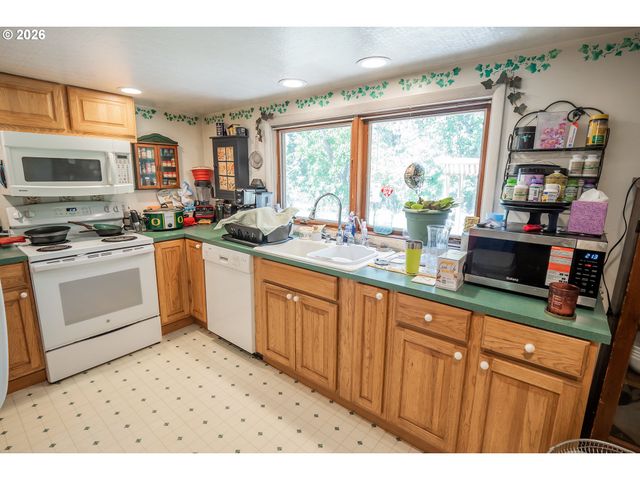 87161 CENTRAL Rd, Eugene, OR 97402