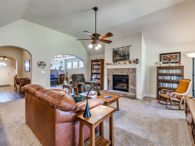 13182 S 90th East Avenue, Bixby, OK 74008