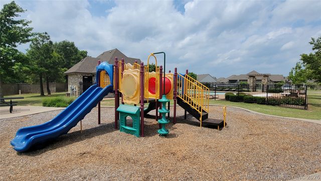 13182 S 90th East Avenue, Bixby, OK 74008