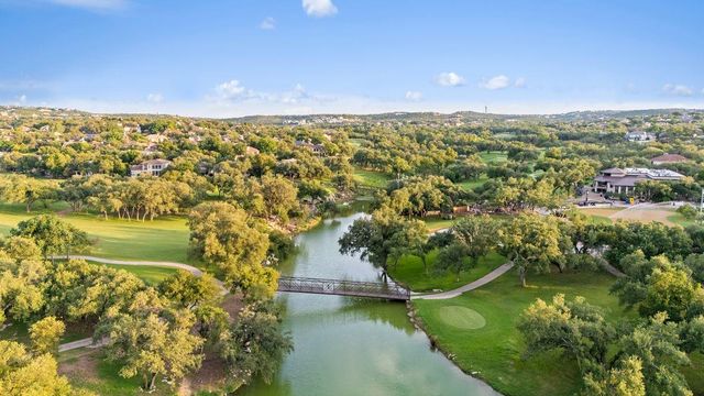 5 Valhalla CT, The Hills, TX 78738