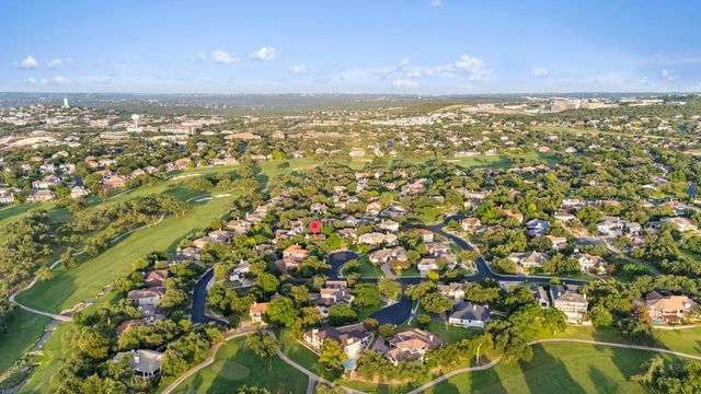 5 Valhalla CT, The Hills, TX 78738