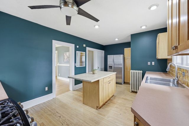 9 Texel Dr, Springfield, MA 01108