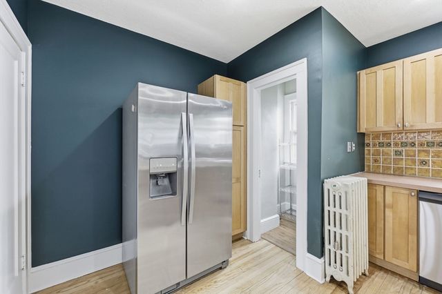 9 Texel Dr, Springfield, MA 01108