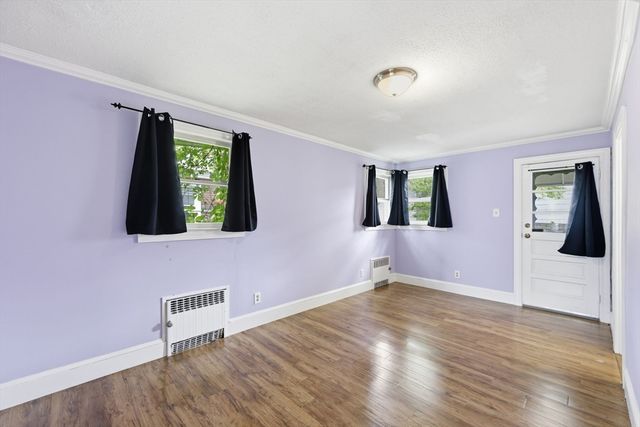 9 Texel Dr, Springfield, MA 01108