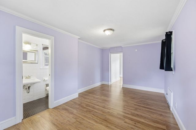 9 Texel Dr, Springfield, MA 01108