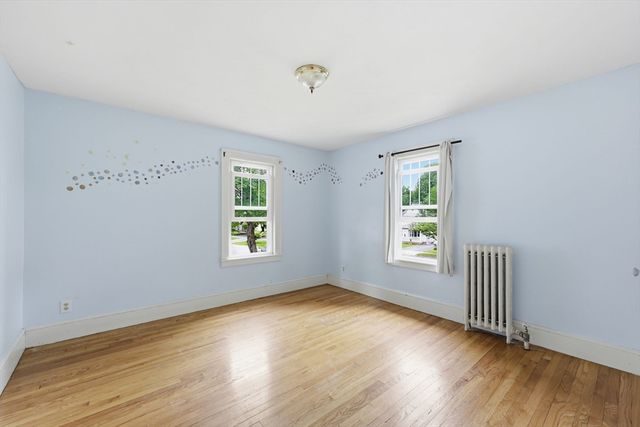 9 Texel Dr, Springfield, MA 01108