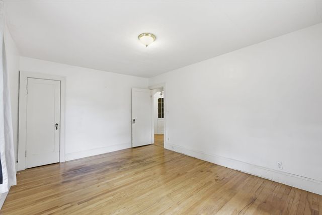 9 Texel Dr, Springfield, MA 01108