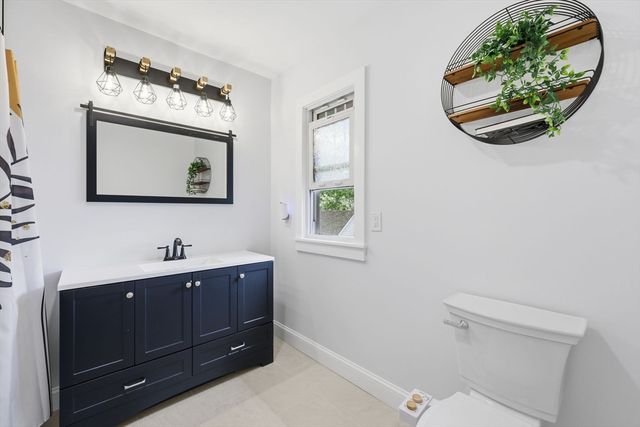 9 Texel Dr, Springfield, MA 01108