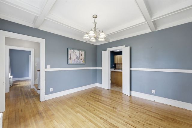 9 Texel Dr, Springfield, MA 01108