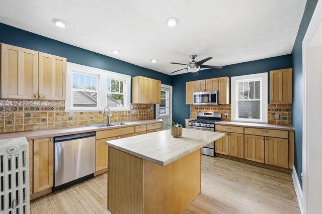 9 Texel Dr, Springfield, MA 01108