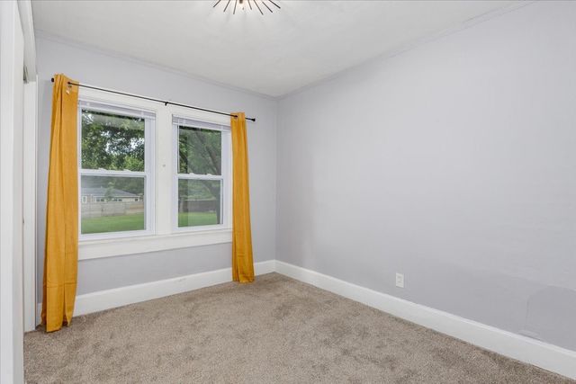 1244 70th Street, Windsor Heights, IA 50324