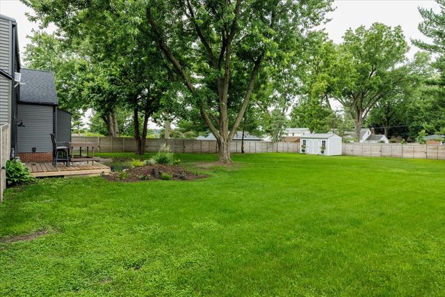 1244 70th Street, Windsor Heights, IA 50324