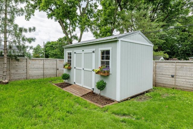 1244 70th Street, Windsor Heights, IA 50324