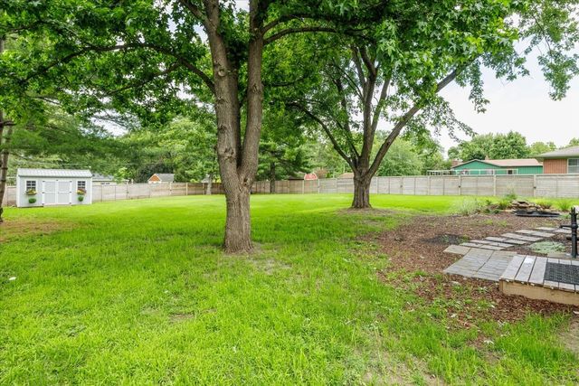 1244 70th Street, Windsor Heights, IA 50324