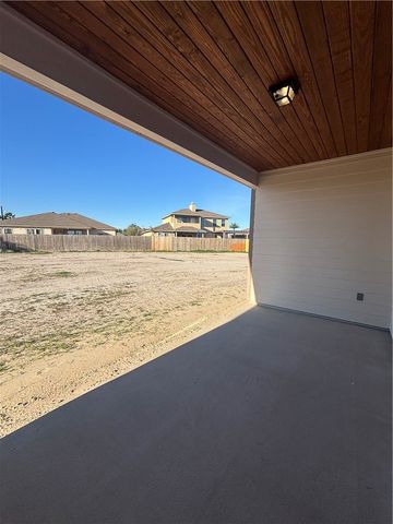 7802 Stover Dr, Corpus Christi, TX 78414