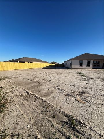 7802 Stover Dr, Corpus Christi, TX 78414