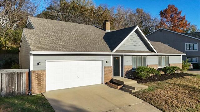 2018 Crossgate Drive, Lawrence, KS 66047