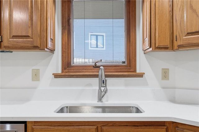 2018 Crossgate Drive, Lawrence, KS 66047