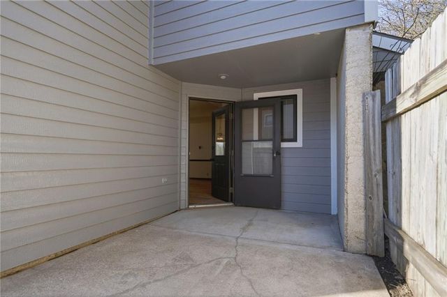 2018 Crossgate Drive, Lawrence, KS 66047