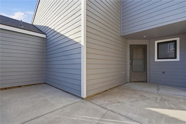 2018 Crossgate Drive, Lawrence, KS 66047