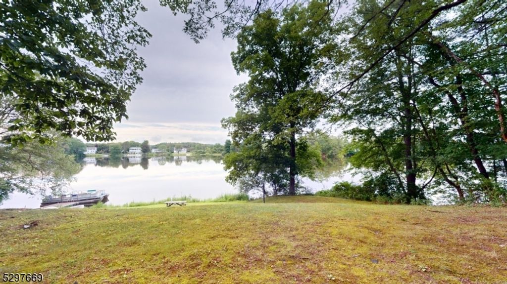 368 F Lake Shore South F, Montague Twp., NJ 07827