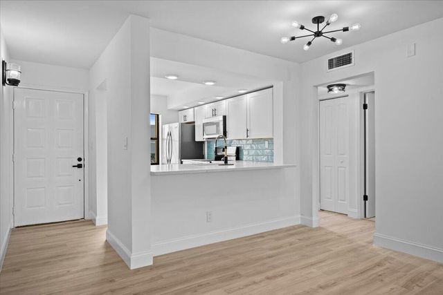 13369 Touchstone Place 101, Palm Beach Gardens, FL 33418