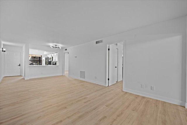 13369 Touchstone Place 101, Palm Beach Gardens, FL 33418