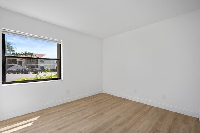 13369 Touchstone Place 101, Palm Beach Gardens, FL 33418