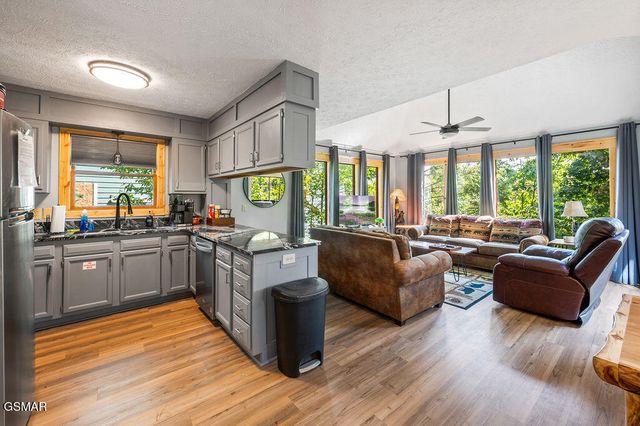 3523 Brook Stone Way, Pigeon Forge, TN 37863