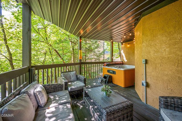 3523 Brook Stone Way, Pigeon Forge, TN 37863