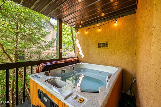 3523 Brook Stone Way, Pigeon Forge, TN 37863