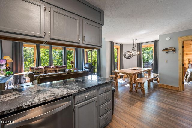 3523 Brook Stone Way, Pigeon Forge, TN 37863