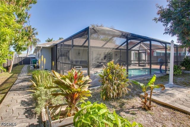 162 SE 22nd ST, Cape Coral, FL 33990