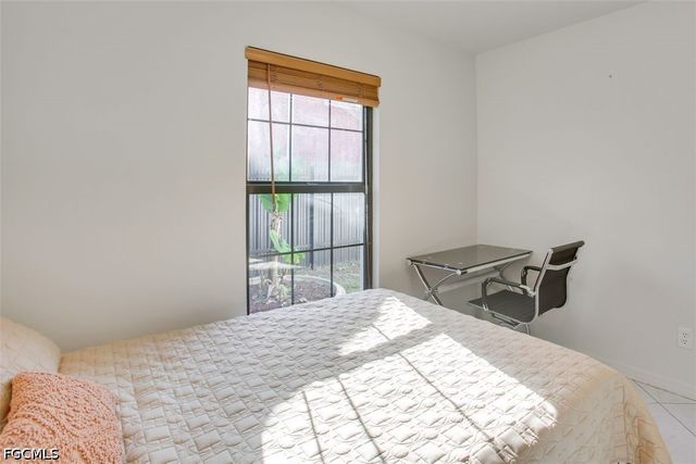 162 SE 22nd ST, Cape Coral, FL 33990