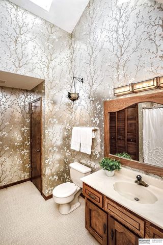 5603 T Street, Omaha, NE 68117