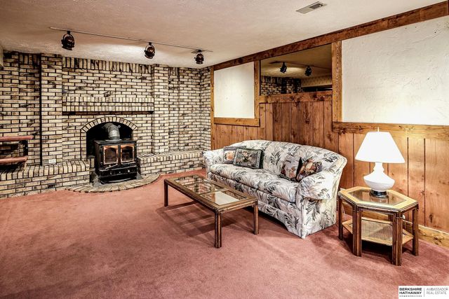 5603 T Street, Omaha, NE 68117