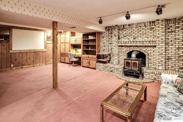 5603 T Street, Omaha, NE 68117